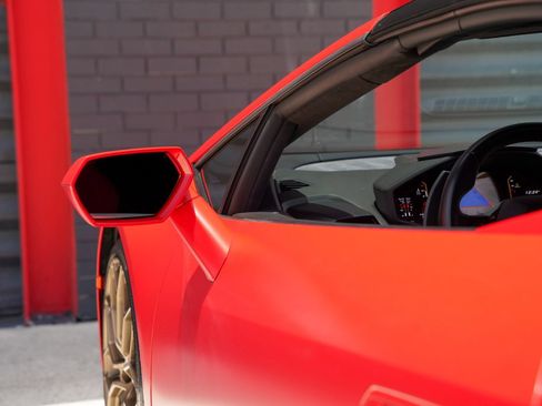 Used 2022 Lamborghini Huracan EVO RWD image 7