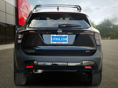 New 2026 Nissan Kicks SR w/ Illumination Package image 8