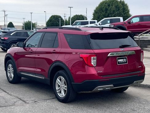 Used 2023 Ford Explorer XLT w/ Equipment Group 202A AWD/4WD image 4