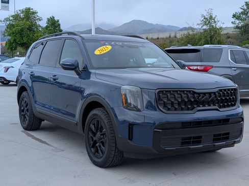 Used 2025 Kia Telluride AWD image 7
