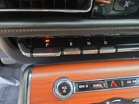 Used 2022 Lincoln Aviator Reserve w/ Equipment Group 201A AWD/4WD image 32