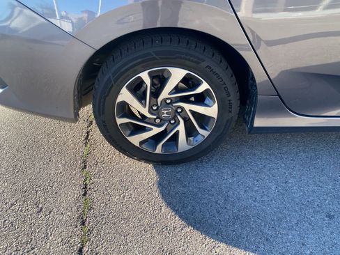 Used 2017 Honda Civic EX image 6