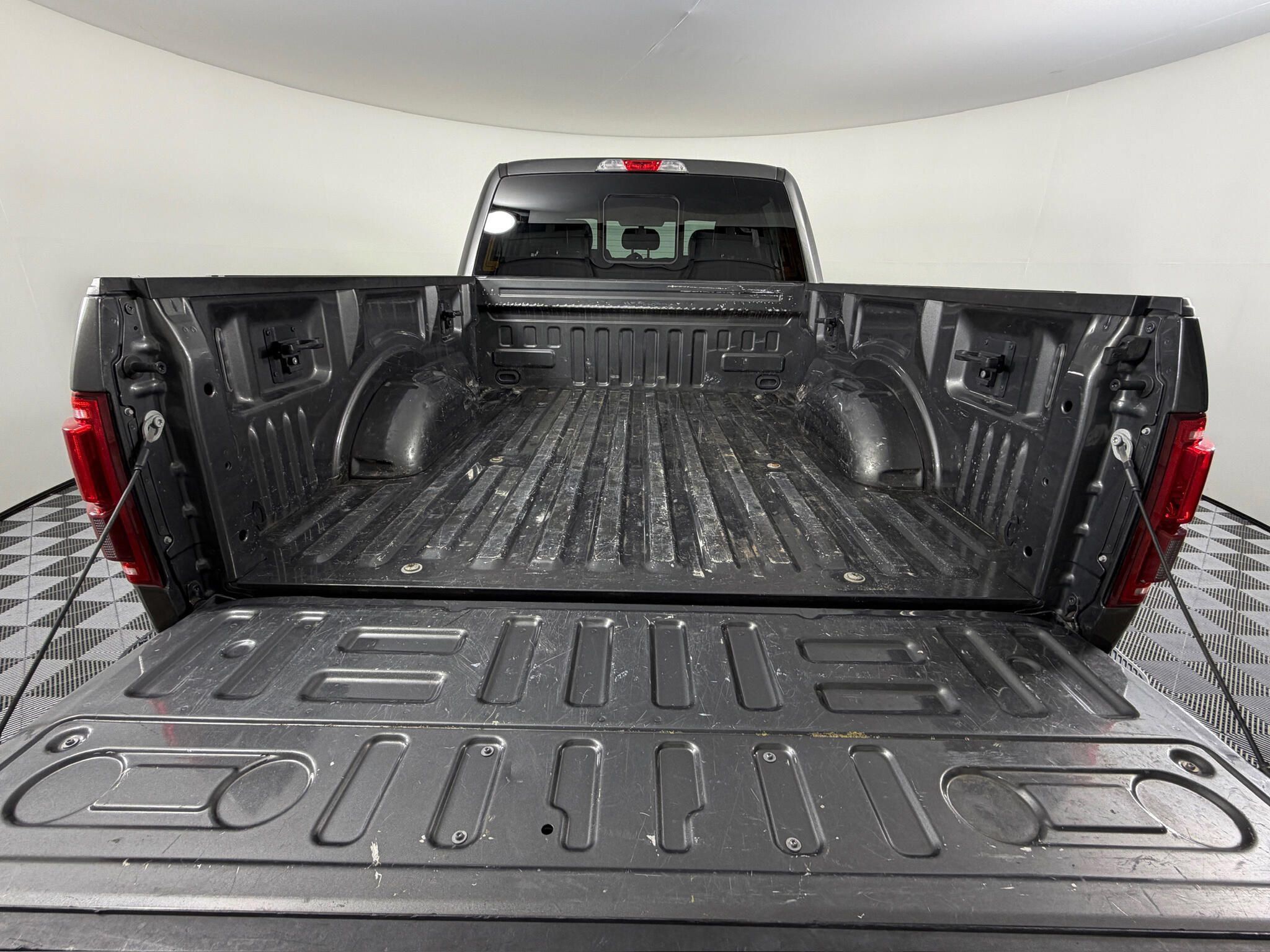 Used 2017 Ford F150 Lariat w/ Equipment Group 501A Mid AWD/4WD image 26