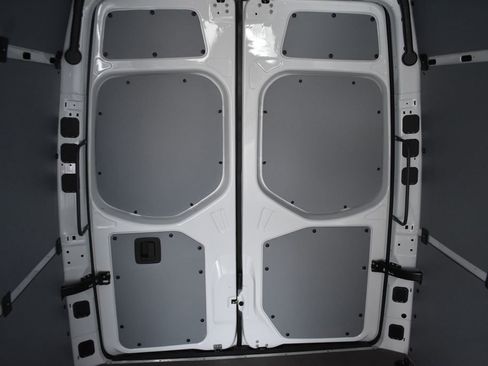 Used 2024 Mercedes-Benz eSprinter 170 Cargo image 30