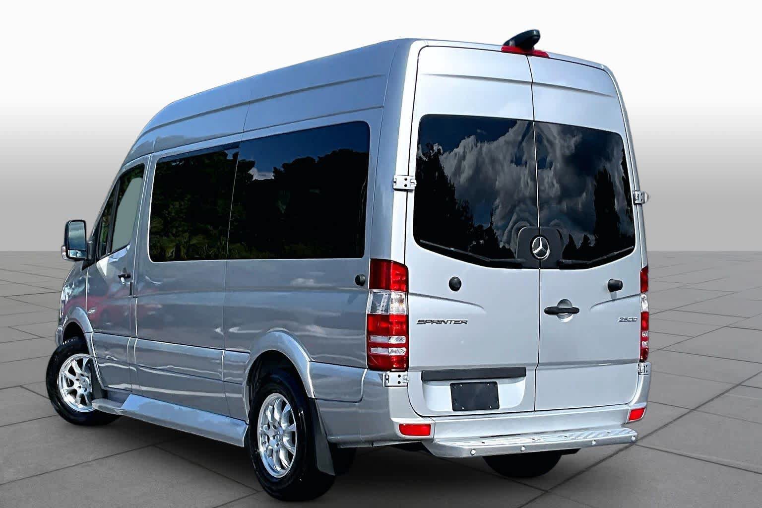 Used 2018 Mercedes-Benz Sprinter 2500 image 12