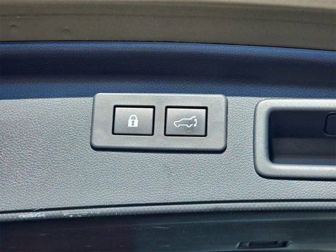 Used 2022 Subaru Forester Limited w/ Popular Package #3 image 13