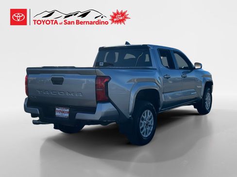 Certified 2026 Toyota Tacoma SR5 AWD/4WD image 5