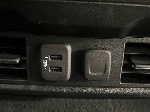 Used 2022 Chevrolet Silverado 1500 LT AWD/4WD image 12