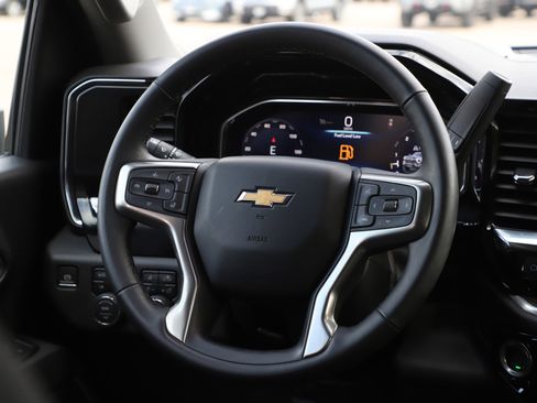 Used 2025 Chevrolet Silverado 3500 LT w/ Safety Package image 19