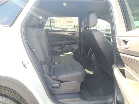 New 2026 Volkswagen Atlas Cross Sport SE AWD/4WD image 15