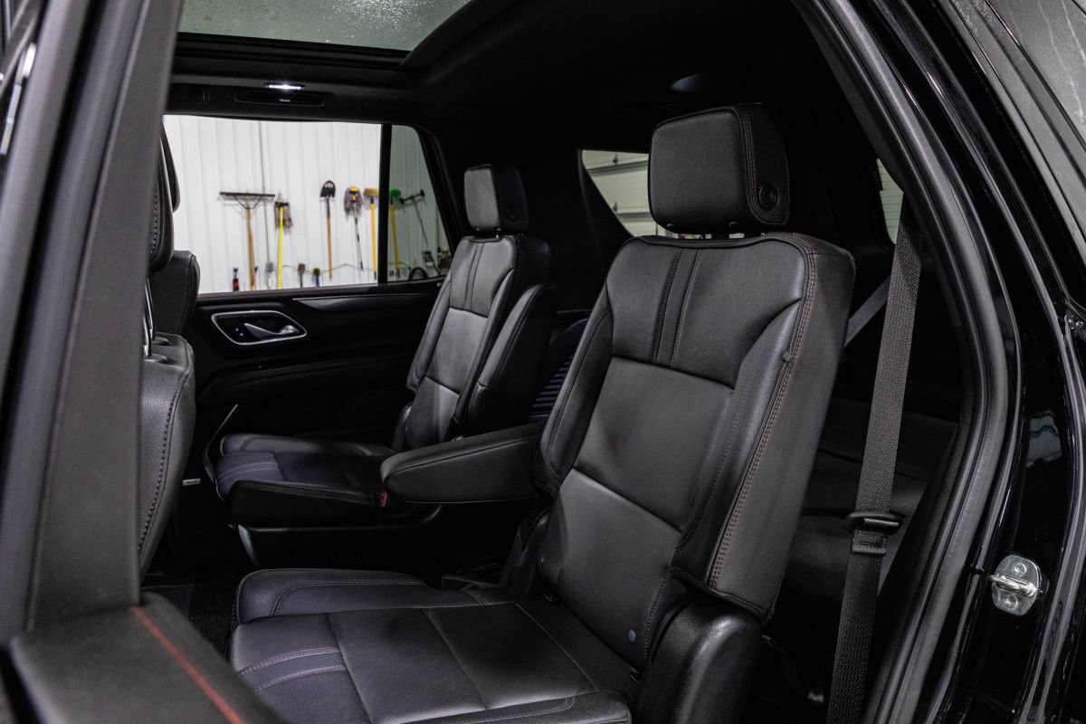 Used 2024 Chevrolet Tahoe RST w/ Luxury Package RWD image 12