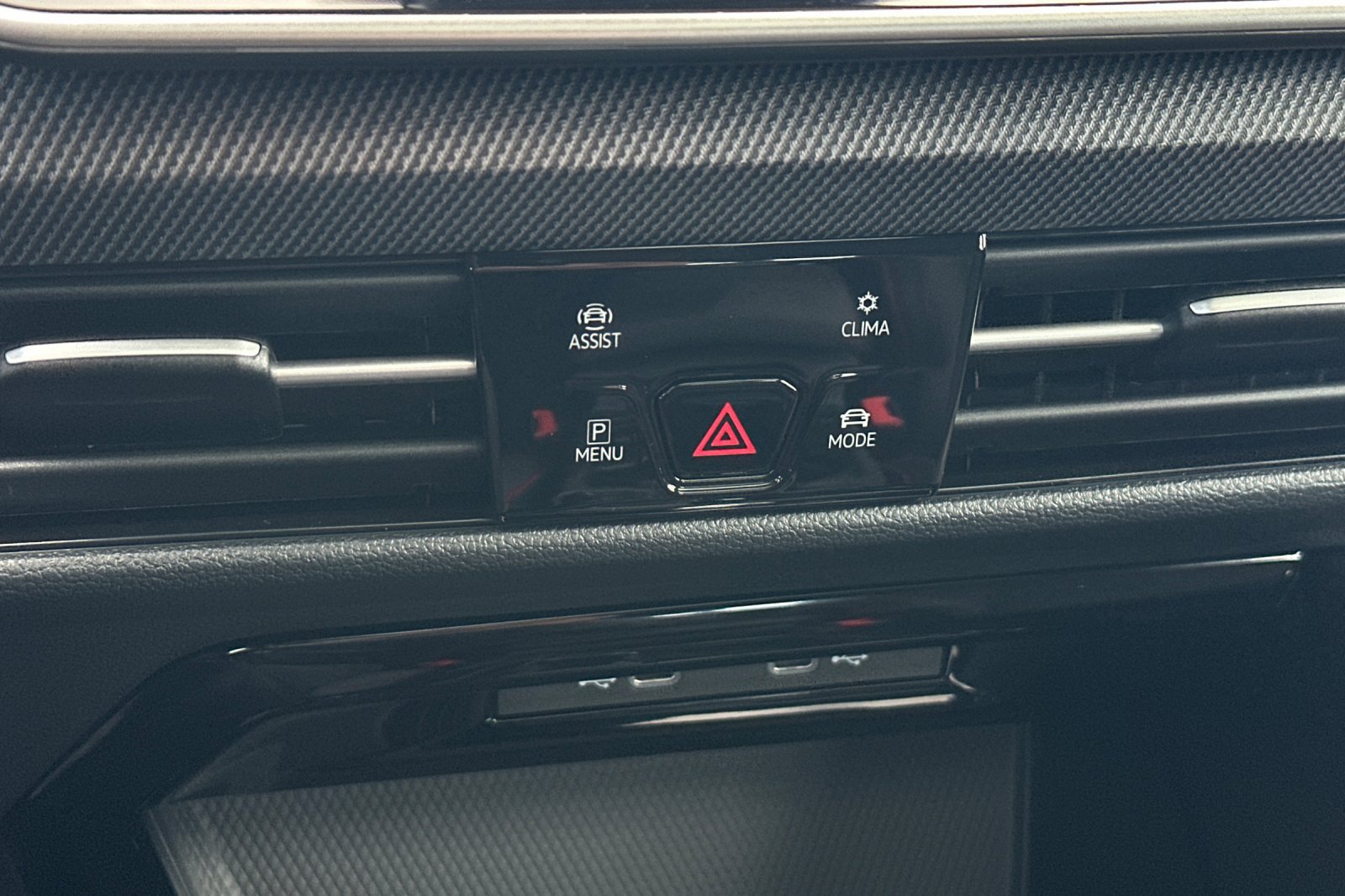 New 2026 Volkswagen GTI SE FWD image 19