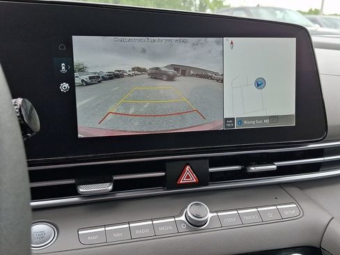 Used 2024 Hyundai Elantra SEL FWD image 18