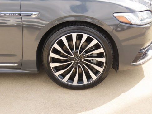 Used 2019 Lincoln Continental Black Label w/ Rear Seat Package image 7