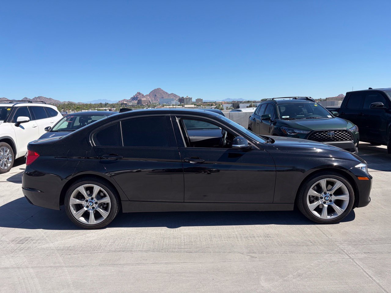 Used 2015 BMW 320i Sedan RWD image 3
