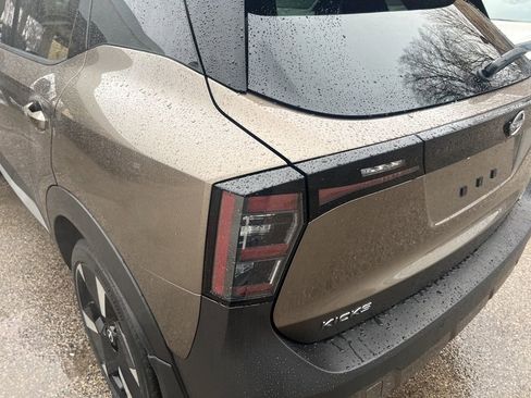 Certified 2025 Nissan Kicks SR image 33