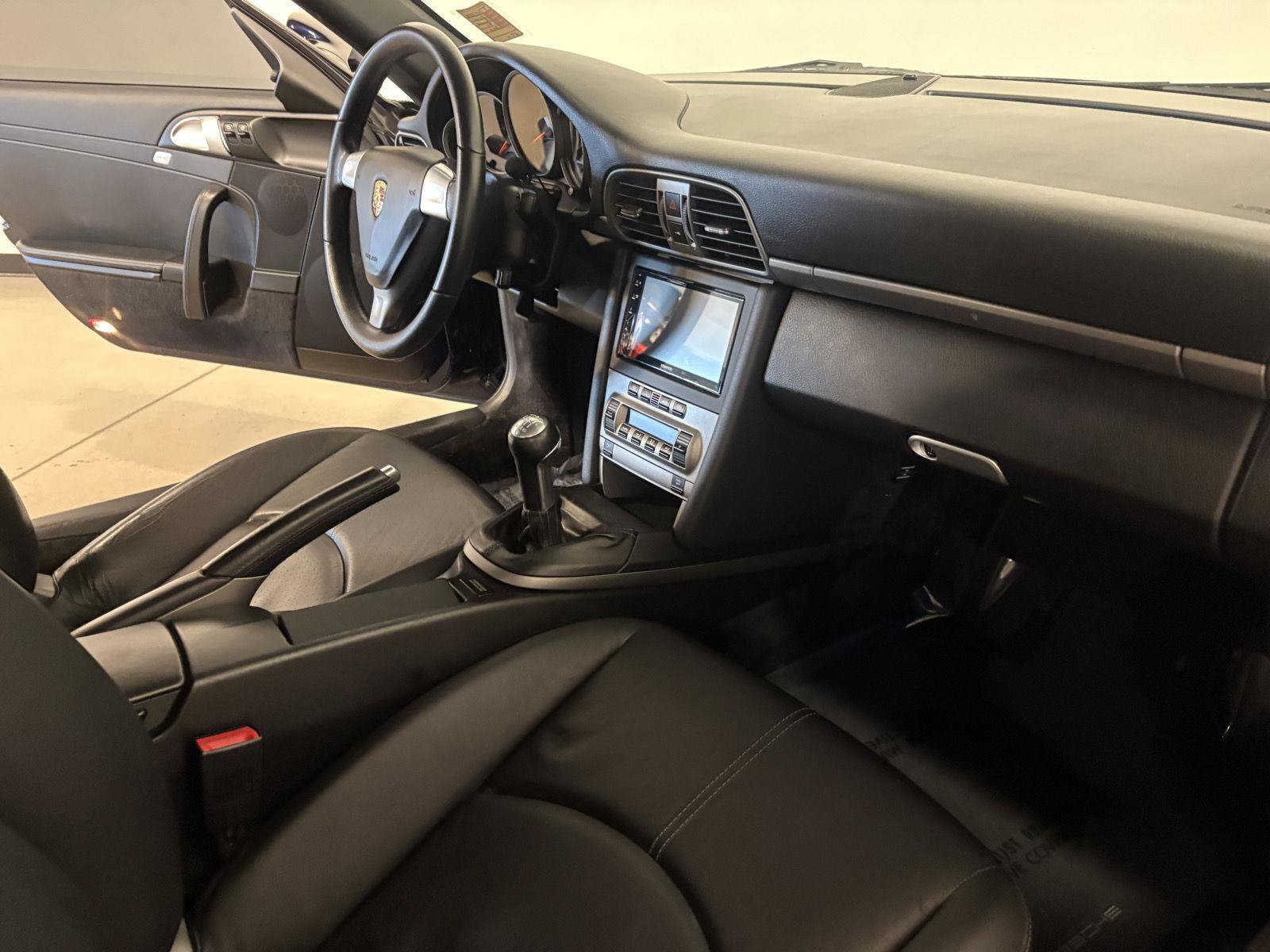 Used 2006 Porsche 911 Carrera RWD image 36