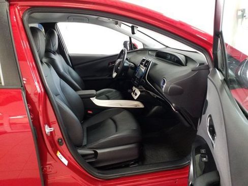 Used 2016 Toyota Prius Four Touring FWD image 15