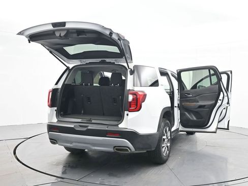 Used 2023 GMC Acadia SLE image 39