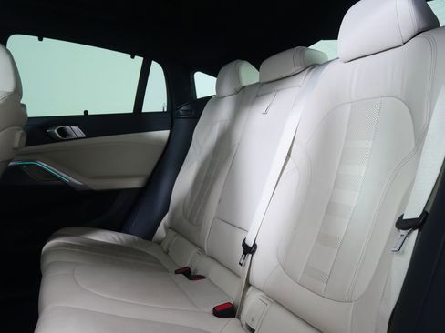 Used 2022 BMW X6 xDrive40i w/ M Sport Package image 13