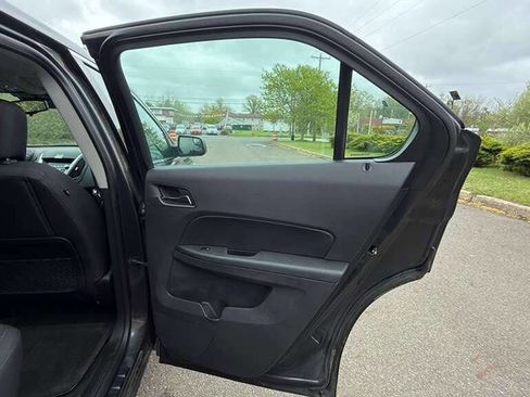 Used 2013 Chevrolet Equinox LS FWD image 25