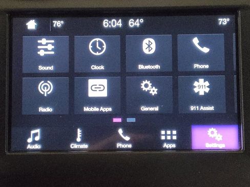 Used 2018 Ford Fusion SE w/ Fusion SE Technology Package FWD image 25