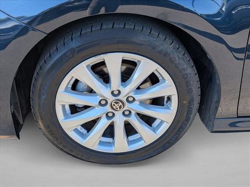 Used 2020 Toyota Camry LE FWD image 21