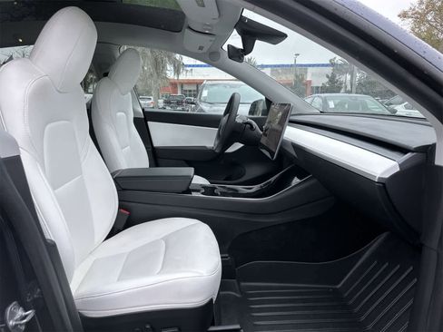 Used 2020 Tesla Model Y Performance image 17