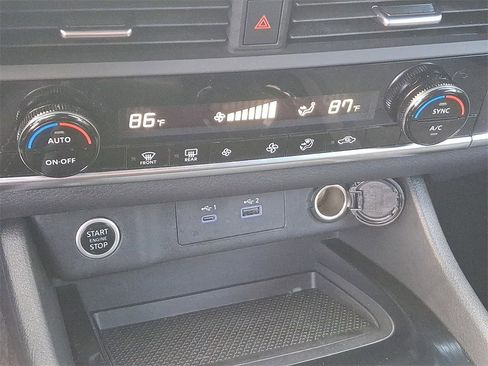 Used 2023 Nissan Rogue SV image 15