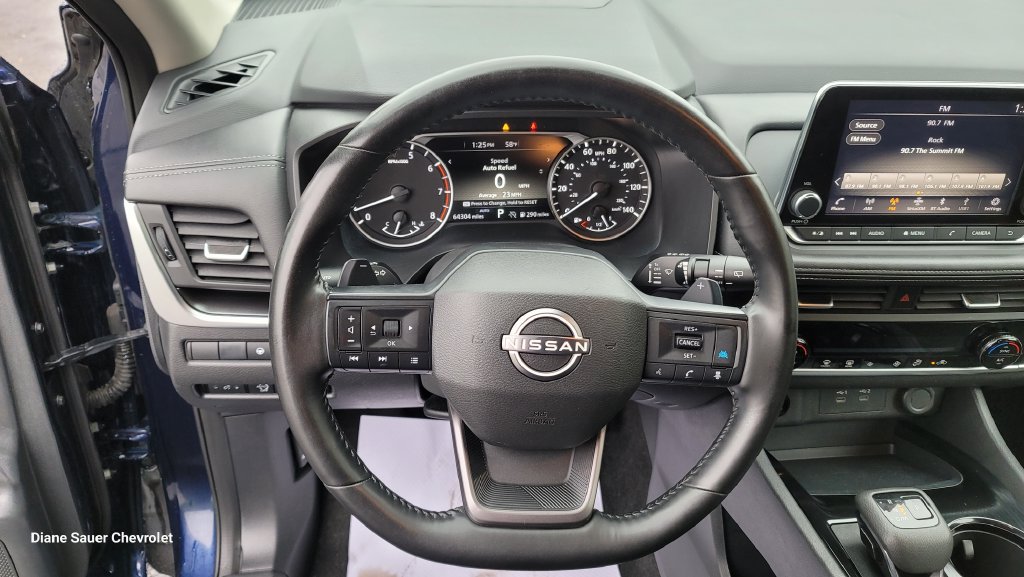 Used 2025 Nissan Rogue SV AWD/4WD image 20