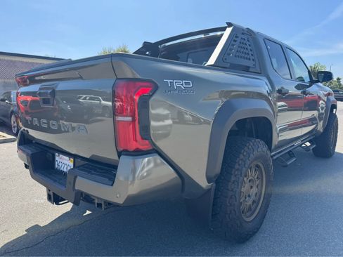 Used 2024 Toyota Tacoma TRD Off-Road w/ TRD Off Road Upgrade Package AWD/4WD image 5