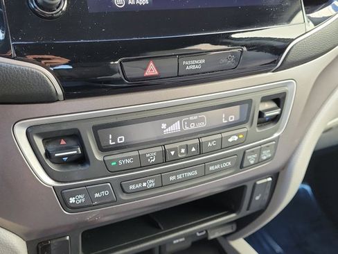 Used 2021 Honda Pilot EX image 18