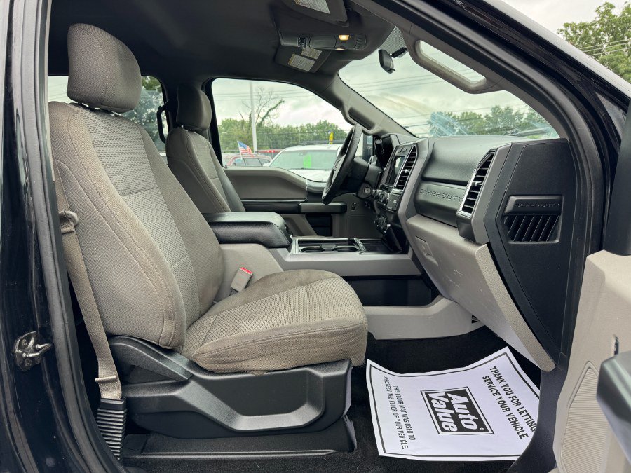 Used 2017 Ford F250 XLT w/ XLT Premium Package AWD/4WD image 18