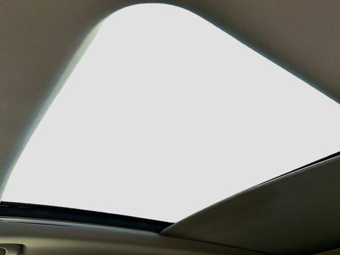 Used 2018 Chevrolet Equinox LT FWD image 12