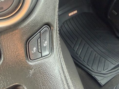 Used 2018 Chevrolet Suburban LT AWD/4WD image 25