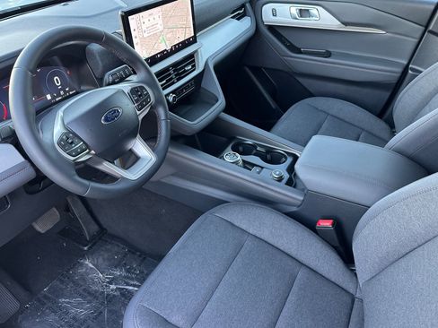 New 2026 Ford Explorer Active image 7