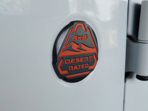 Certified 2021 Jeep Gladiator Mojave AWD/4WD image 6