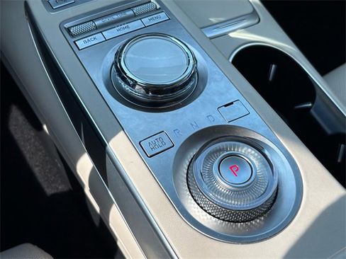 Used 2022 Genesis GV70 2.5T w/ Select Package image 17