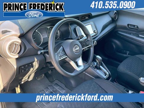 Used 2022 Nissan Kicks S image 13