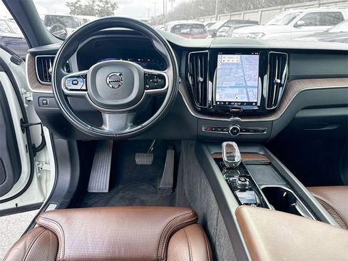 Used 2022 Volvo XC60 B5 Inscription w/ Advanced Package image 25