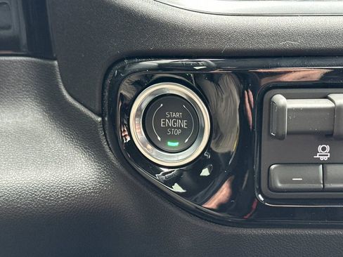 New 2026 GMC Sierra 2500 SLE w/ Preferred Package AWD/4WD image 18
