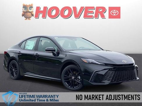 New 2026 Toyota Camry SE FWD image 1