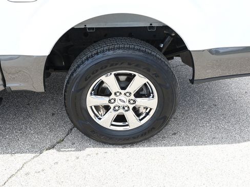 Used 2020 Ford F150 XLT w/ Equipment Group 302A Luxury AWD/4WD image 4
