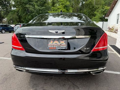 Used 2017 Genesis G90 3.3T Premium RWD image 12