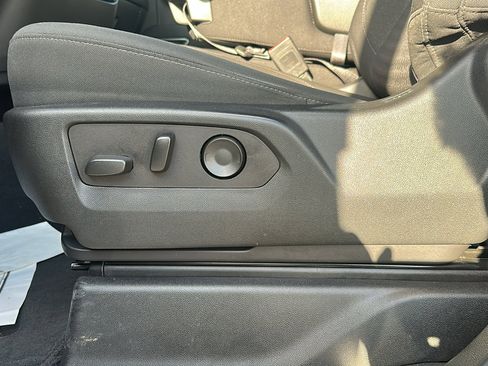 Used 2022 GMC Sierra 1500 SLE image 9