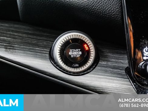 Used 2024 Jeep Wagoneer Series II w/ Flexible Seating Group image 30