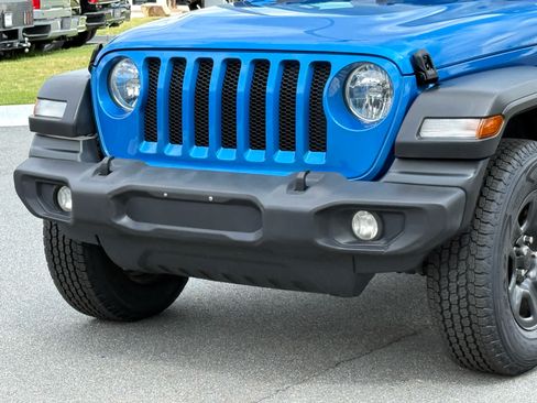 Used 2022 Jeep Wrangler Unlimited Sport AWD/4WD image 9