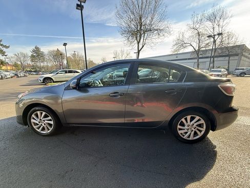 Used 2012 MAZDA MAZDA3 i Touring image 2
