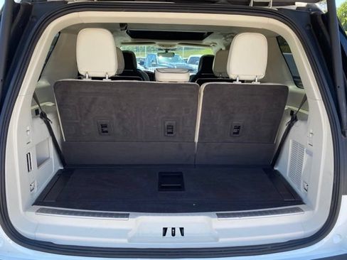 Used 2023 Lincoln Navigator Black Label AWD/4WD image 9