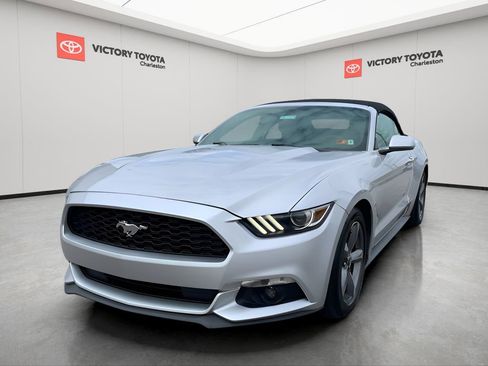 Used 2016 Ford Mustang Convertible w/ Equipment Group 051A image 2